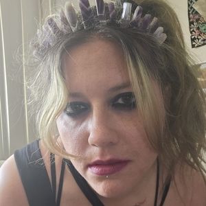 Meet your Posher, Lena